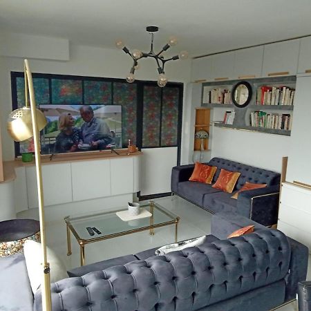 Liege Centre Mediacite Appartement Possible Parking Terrasse Immense 8Eme Pour 2 Personnes Buitenkant foto