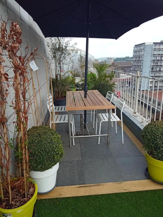 Liege Centre Mediacite Appartement Possible Parking Terrasse Immense 8Eme Pour 2 Personnes Buitenkant foto