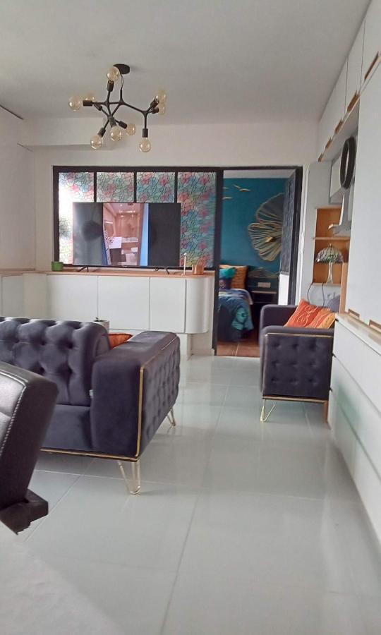 Liege Centre Mediacite Appartement Possible Parking Terrasse Immense 8Eme Pour 2 Personnes Buitenkant foto